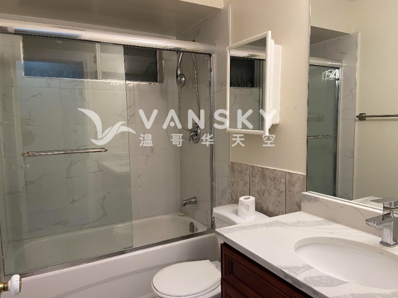 230125204533_washroom 2.jpg